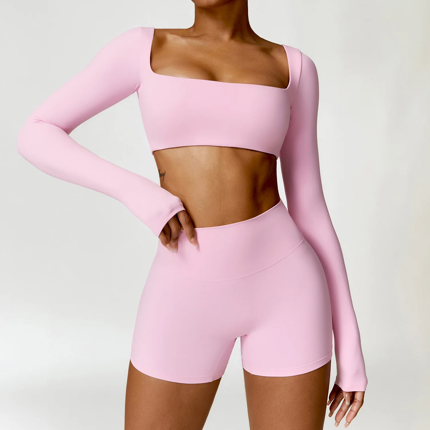 Ensemble de Pilates All Seasons – Short + Haut – Image 4