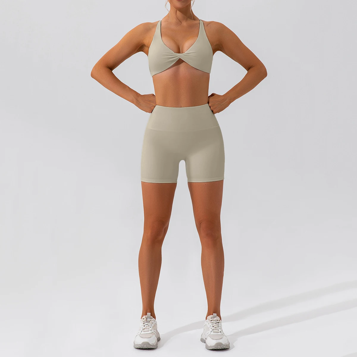 Ensemble de Pilates All Seasons – Short + Brassière – Image 5